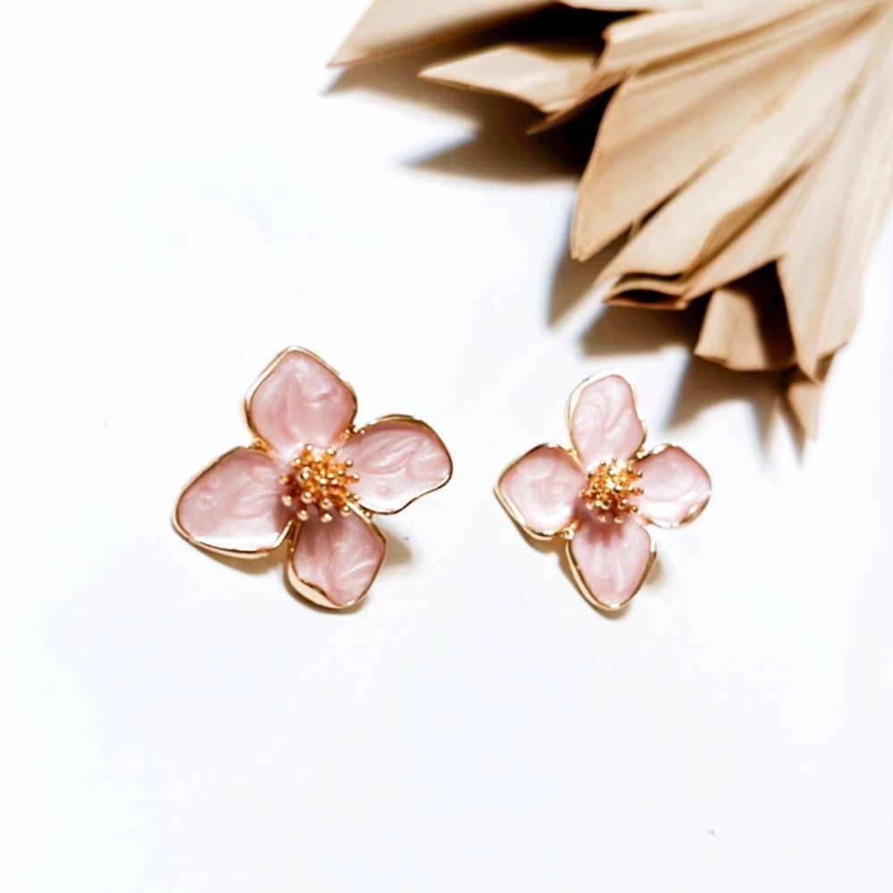 Flower statement earrings in pink #541